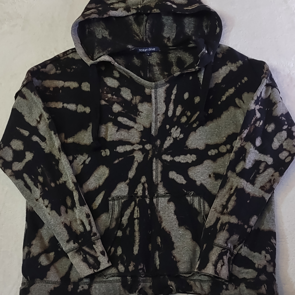 Ocean Drive Women's Black and Grey Tie-Dye V-Neck Hoodie, Drawstring Waist